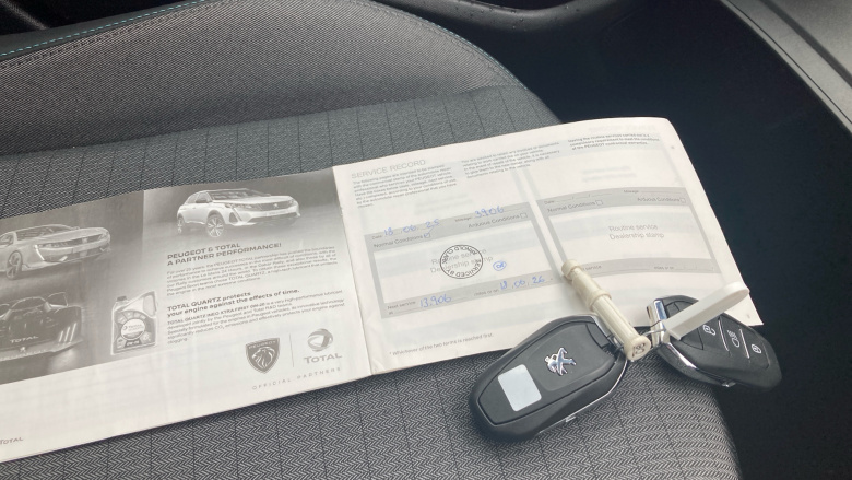 Peugeot 208 1.2 PureTech 100 Allure Premium + 5dr EAT8 Petrol Hatchback